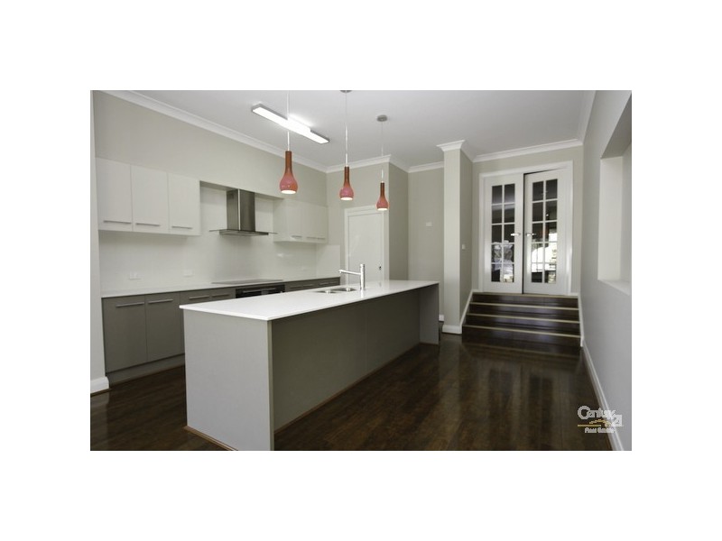 5 Lurnea Crescent, Valentine NSW 2280