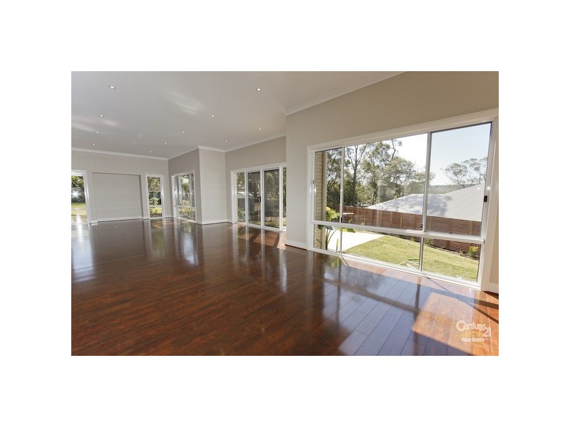 5 Lurnea Crescent, Valentine NSW 2280