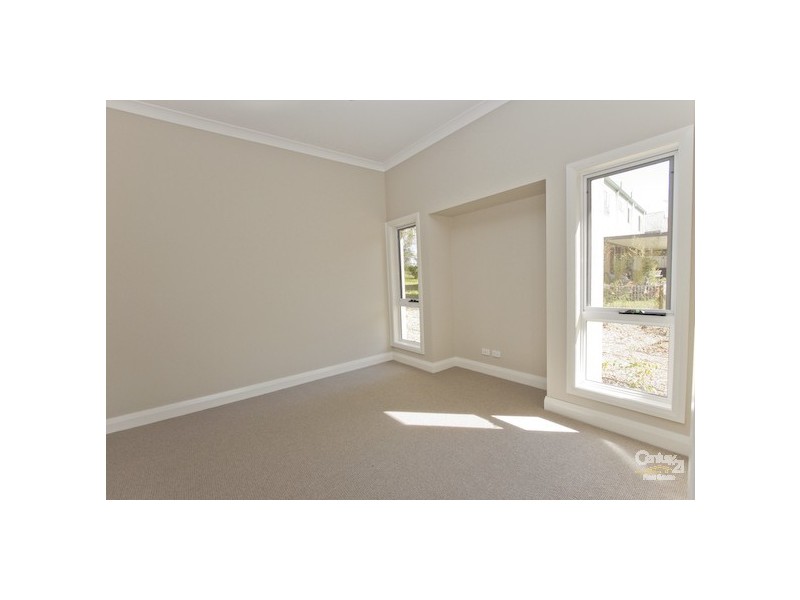 5 Lurnea Crescent, Valentine NSW 2280