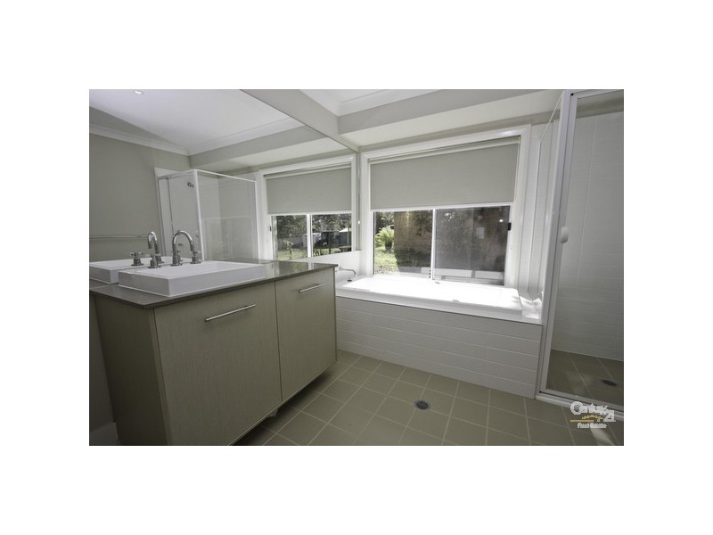 5 Lurnea Crescent, Valentine NSW 2280