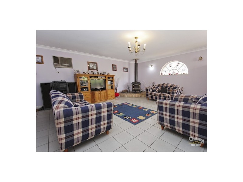 18 Kentmere Drive, Lakelands NSW 2282