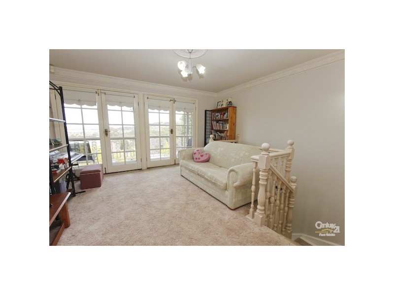 18 Kentmere Drive, Lakelands NSW 2282