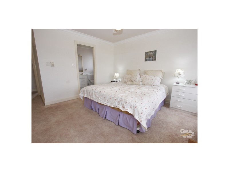 18 Kentmere Drive, Lakelands NSW 2282