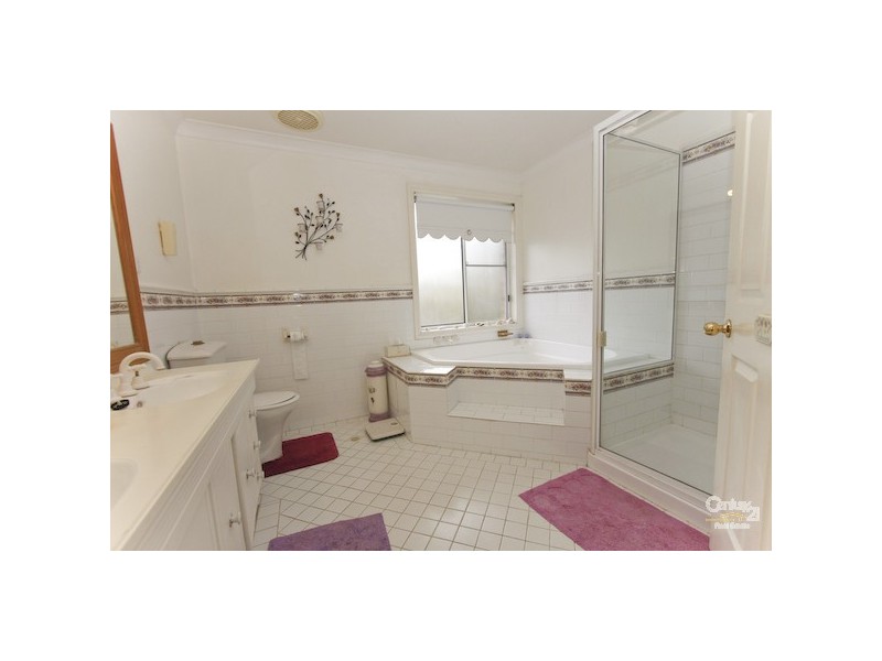 18 Kentmere Drive, Lakelands NSW 2282