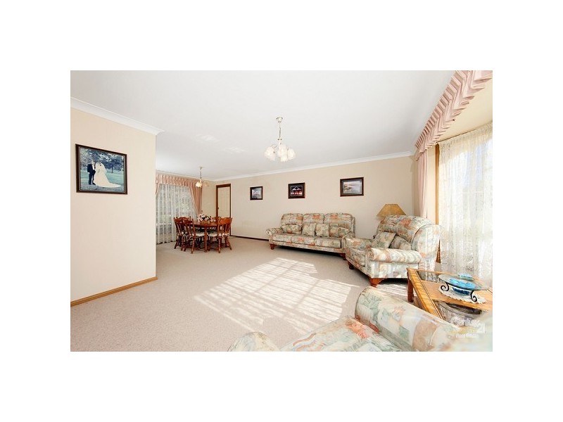 16 Buttermere Drive, Lakelands NSW 2282