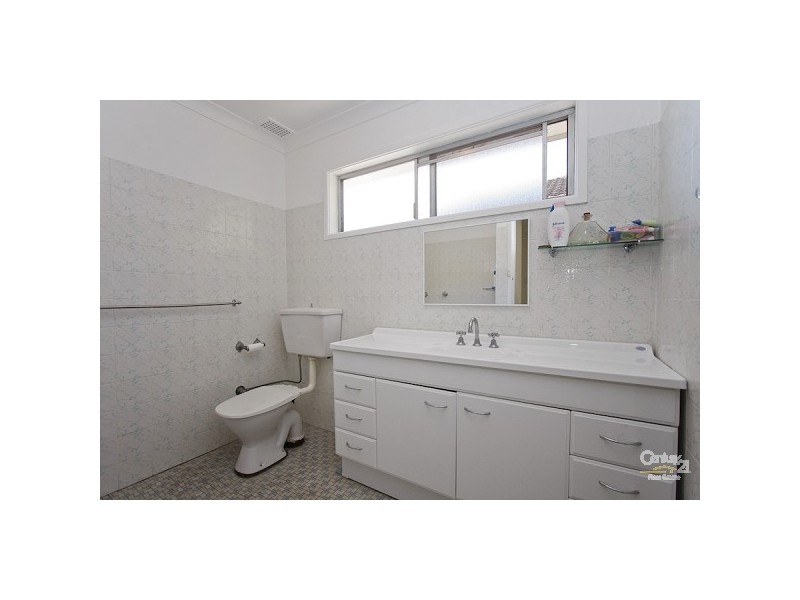 8 Christopher Avenue, Valentine NSW 2280