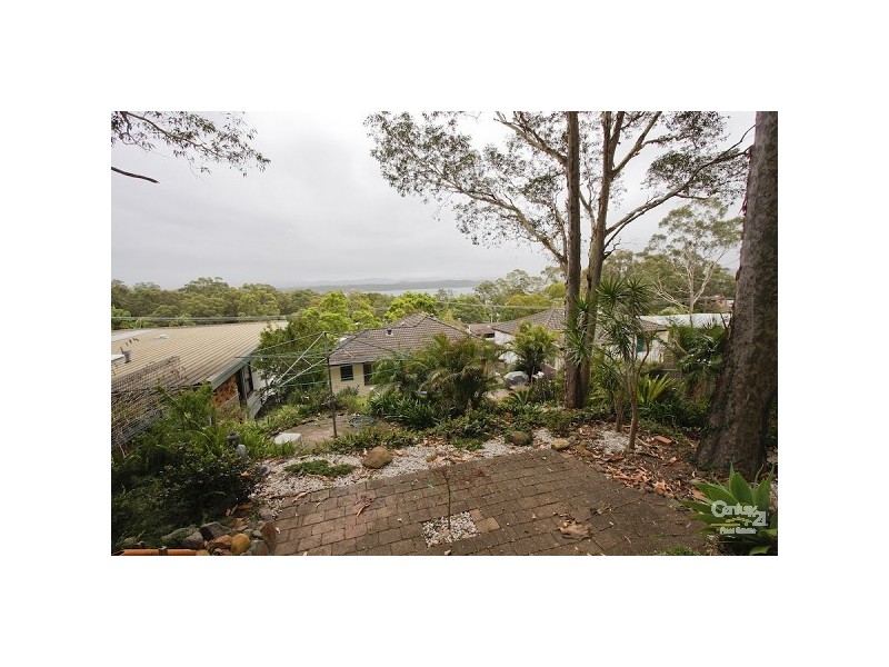 8 Christopher Avenue, Valentine NSW 2280