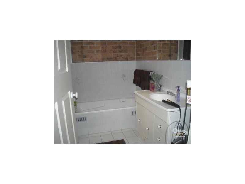 2/50 Charles Street, Warners Bay NSW 2282