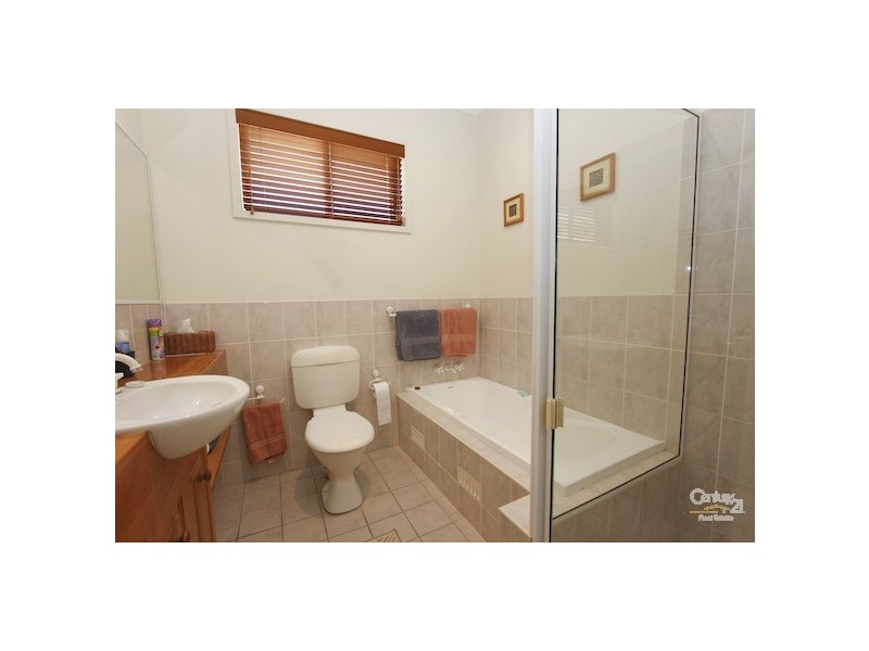 1/14 Berringar Road, Valentine NSW 2280