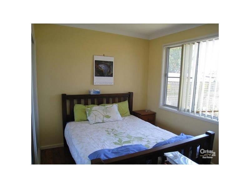 10 Melton Place, Croudace Bay NSW 2280