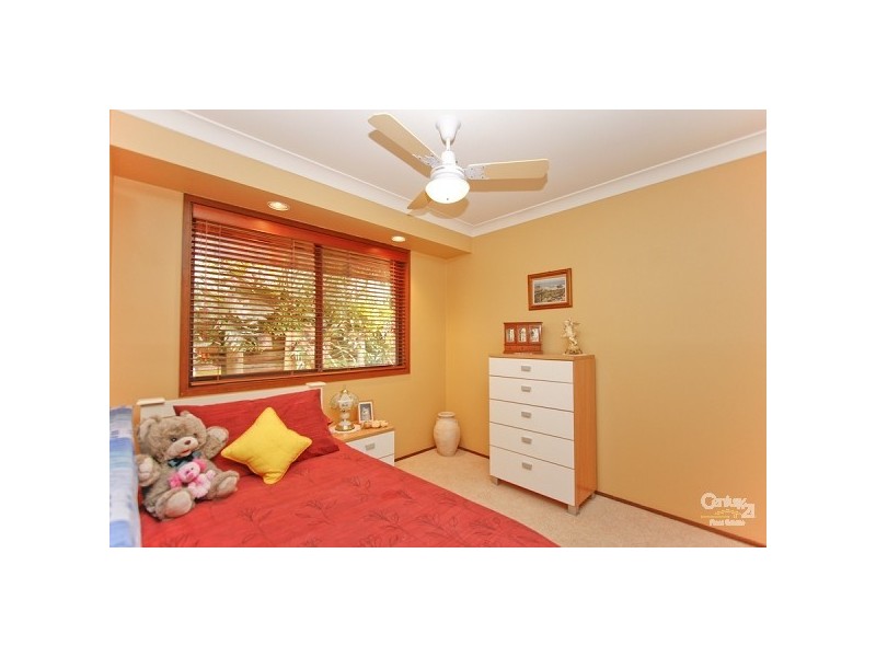 9 Parklea Avenue, Croudace Bay NSW 2280