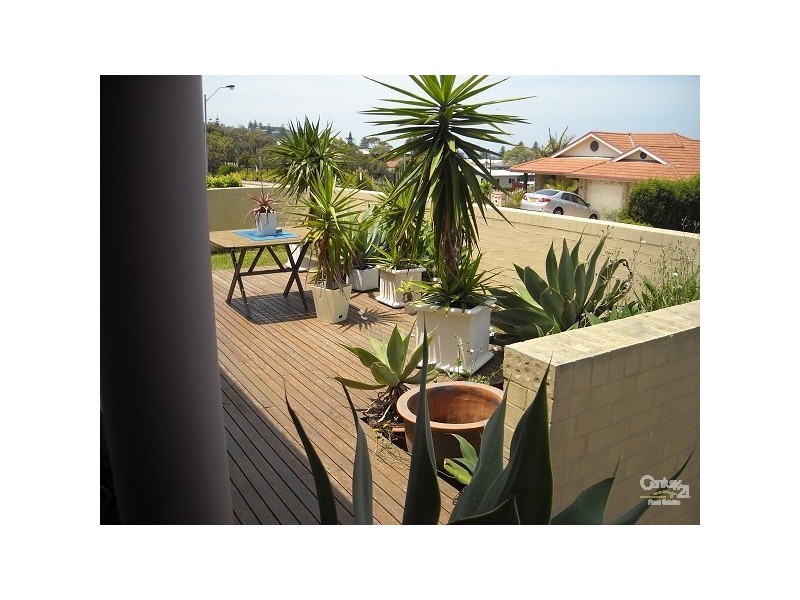 7 Seascape Drive, Redhead NSW 2290