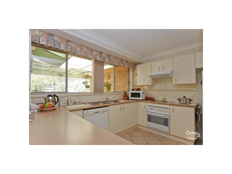 2/32 Boatmans Row, Eleebana NSW 2282