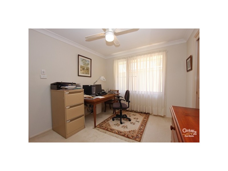 2/32 Boatmans Row, Eleebana NSW 2282