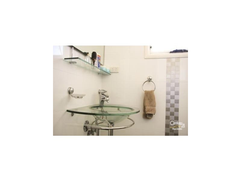 2 Jean Street, Belmont NSW 2280