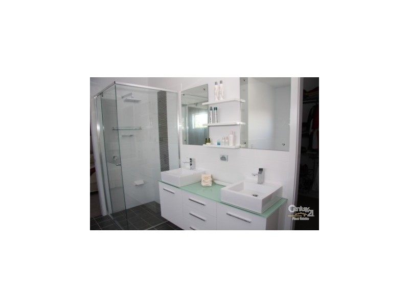 30 Ruswell Avenue, Warners Bay NSW 2282