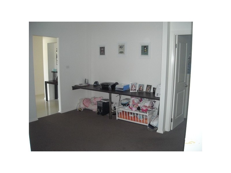 5 Bussorah Place, Cameron Park NSW 2285