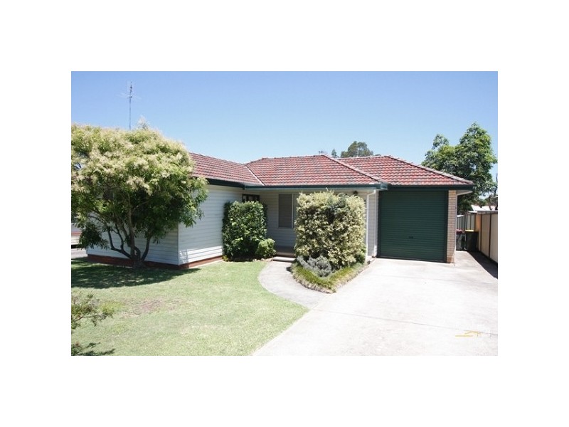 1 Railway Crescent, Belmont North NSW 2280