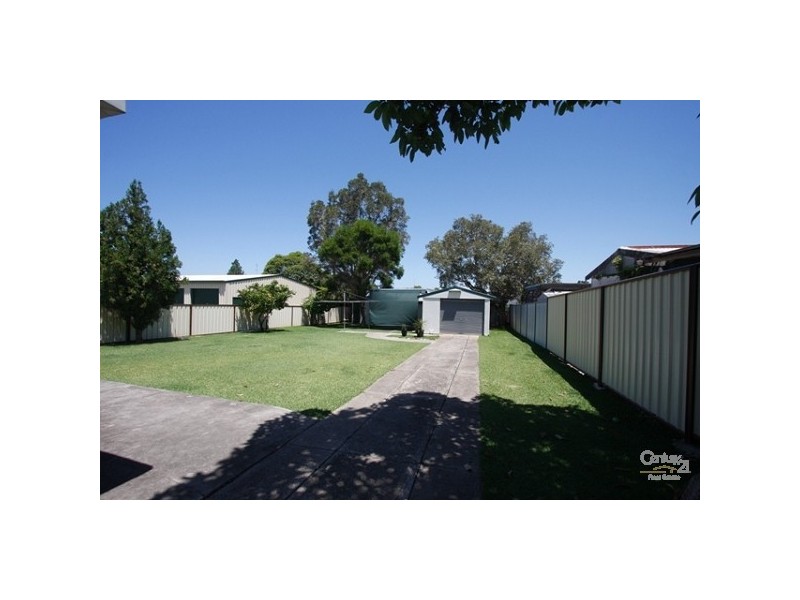 1 Railway Crescent, Belmont North NSW 2280