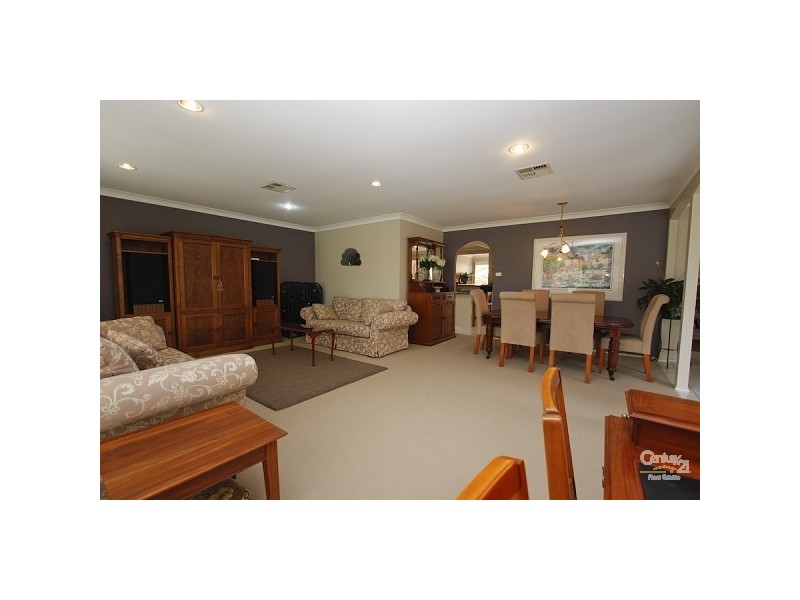 15 Parklea Avenue, Croudace Bay NSW 2280