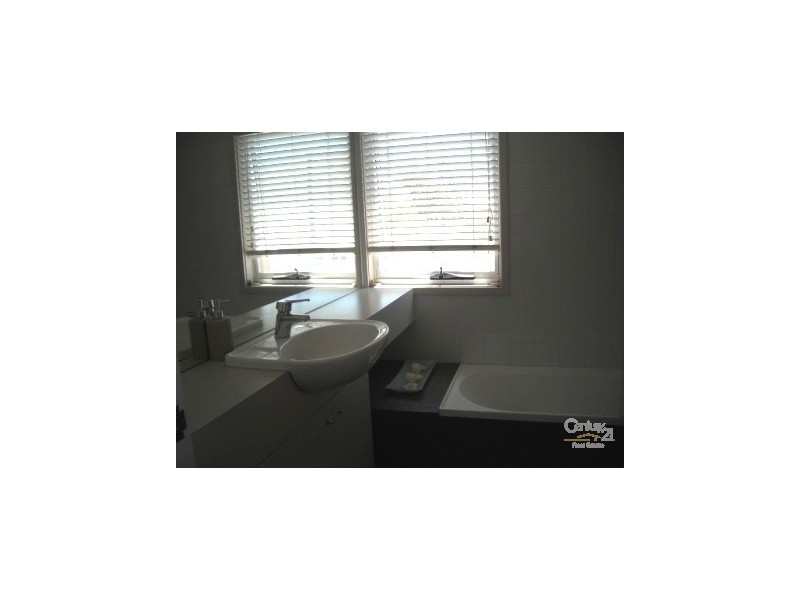 3/4 Robert Street, Merewether NSW 2291