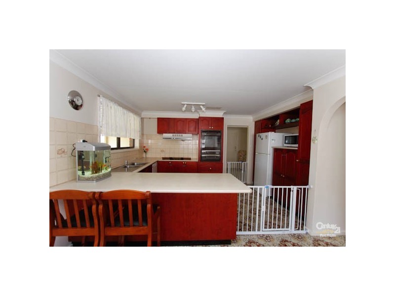 14 Capri Close, Belmont NSW 2280