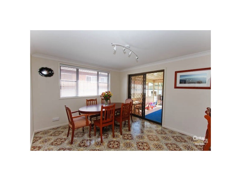 14 Capri Close, Belmont NSW 2280