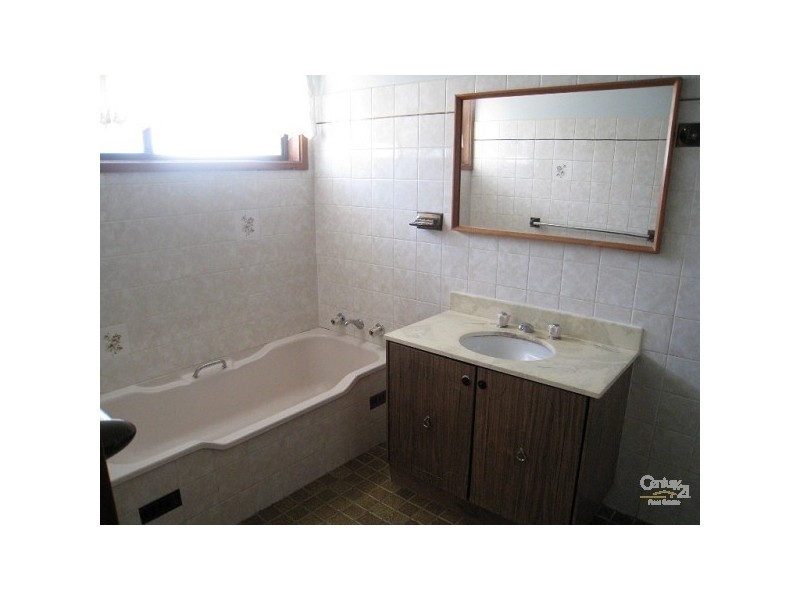 62 Andrew Road, Valentine NSW 2280