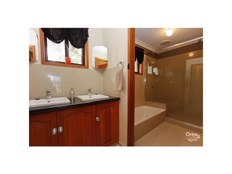 42 Haynes Avenue, Eleebana NSW 2282