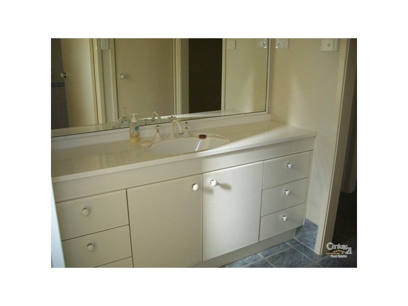 6 Minnesota Way, Warners Bay NSW 2282