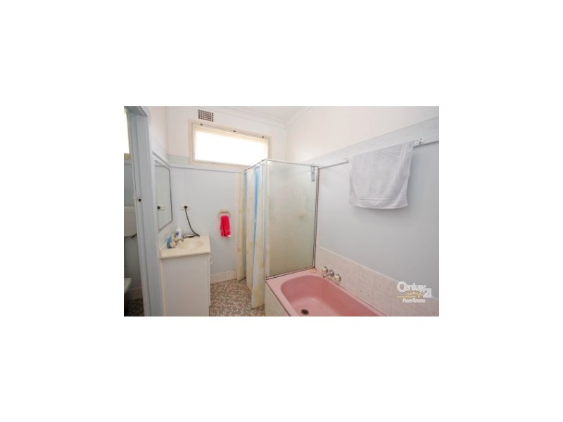 102 Medcalf Street, Warners Bay NSW 2282