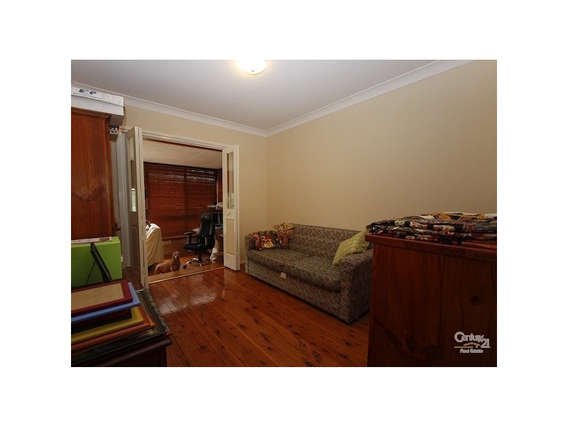 1 Regal Way, Valentine NSW 2280