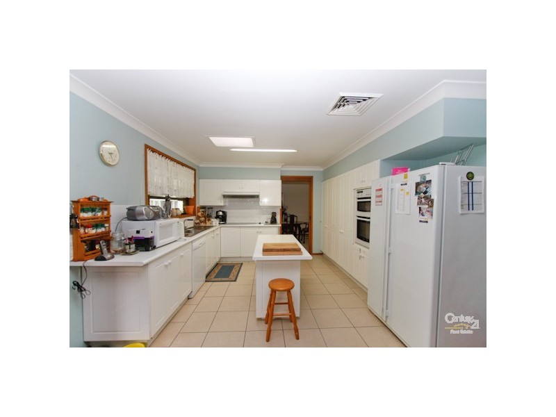 14 Edinburgh Close, Valentine NSW 2280