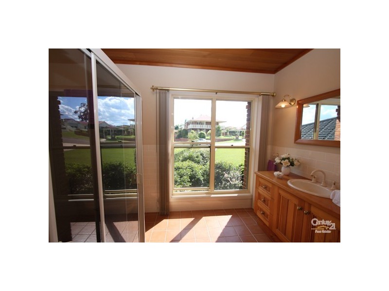 16 Tarcoola Close, Belmont North NSW 2280