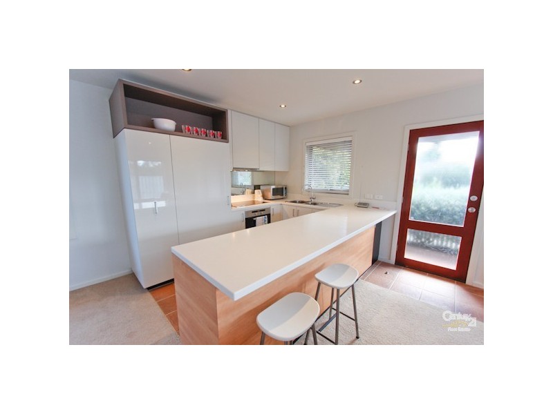 2B Lake Street, Warners Bay NSW 2282