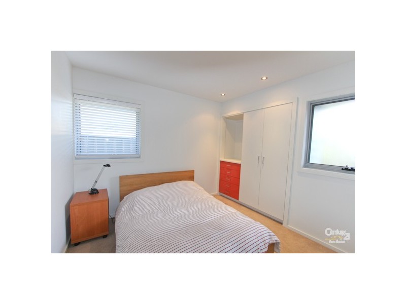 2B Lake Street, Warners Bay NSW 2282