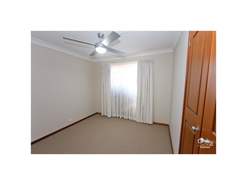 15 Huntington Close, Eleebana NSW 2282