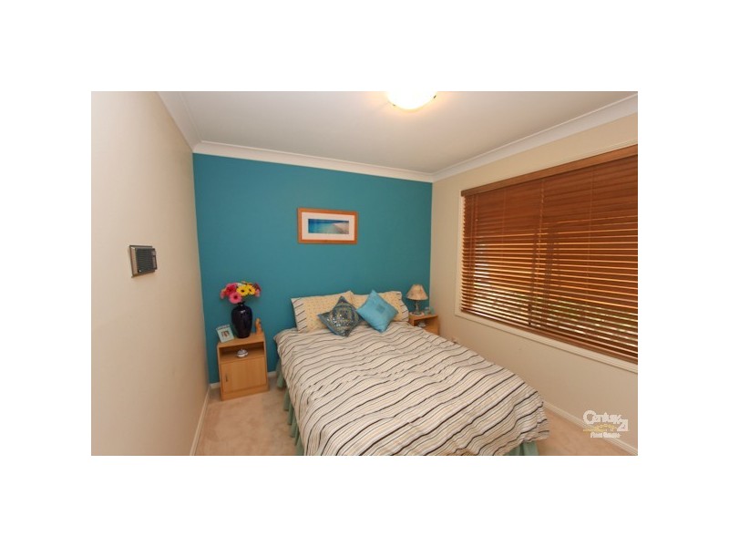 27 Parklea Avenue, Croudace Bay NSW 2280