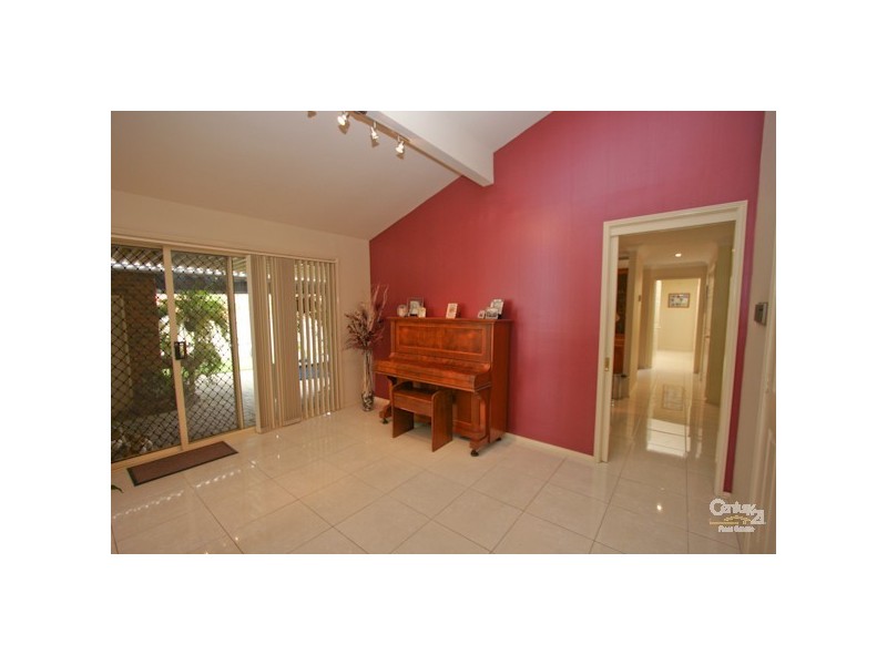 27 Parklea Avenue, Croudace Bay NSW 2280
