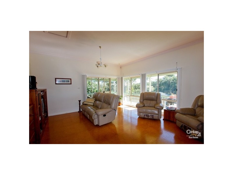 16 Elizabeth Street, Eleebana NSW 2282