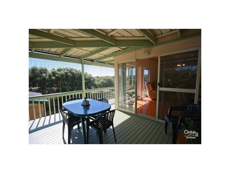 16 Elizabeth Street, Eleebana NSW 2282