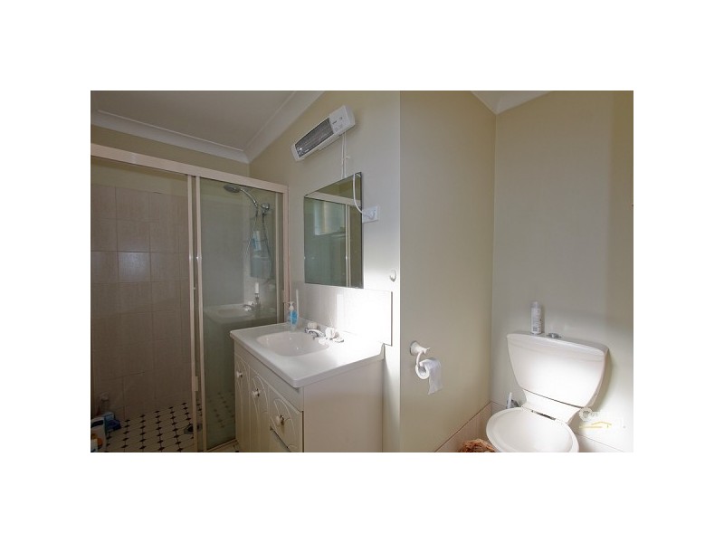 16 Elizabeth Street, Eleebana NSW 2282