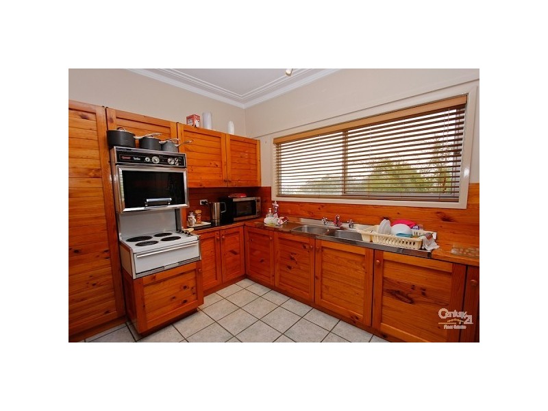 7 Croft Road, Eleebana NSW 2282