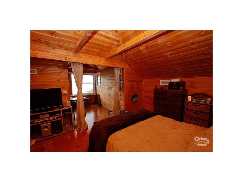 7 Croft Road, Eleebana NSW 2282