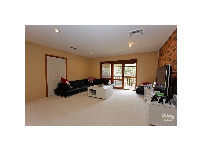 13 Yerambla Close, Eleebana NSW 2282