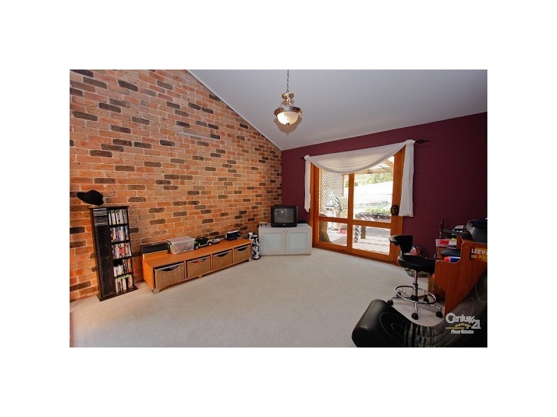 13 Yerambla Close, Eleebana NSW 2282