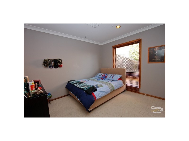 13 Yerambla Close, Eleebana NSW 2282