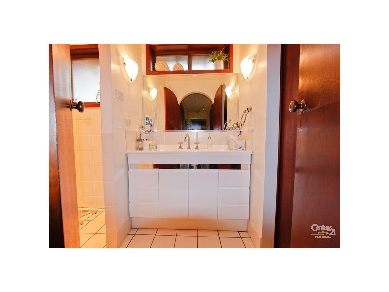 16 Andrew Road, Valentine NSW 2280