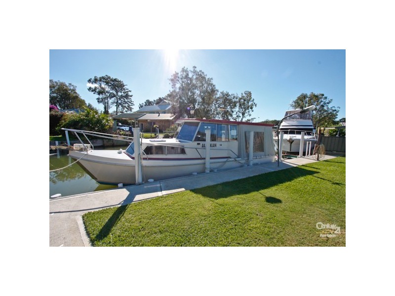 7 St Johns Drive, Croudace Bay NSW 2280