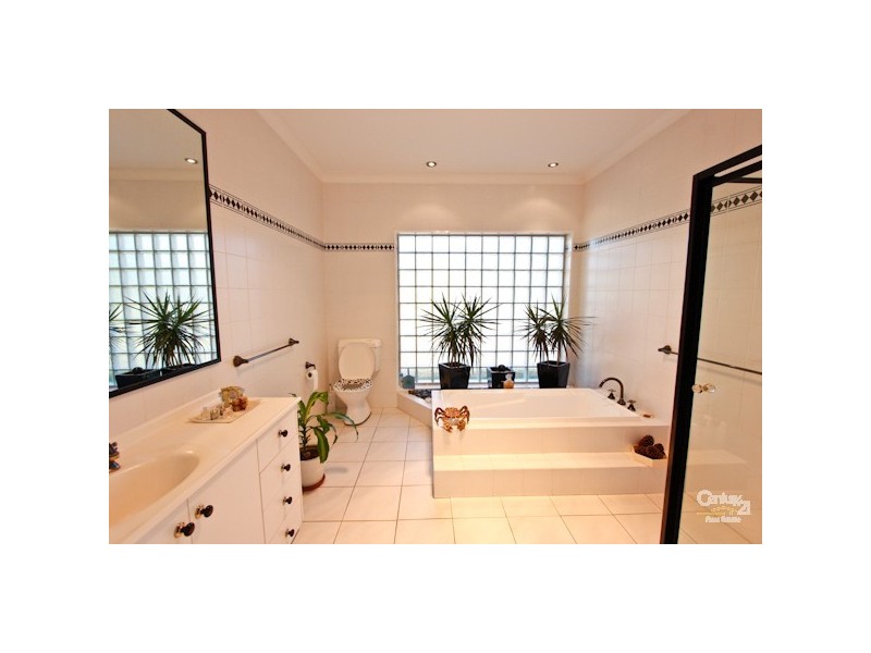 31 Ulverston Way, Lakelands NSW 2282